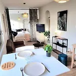 Chic & Garden - Parking - Wifi - Tv